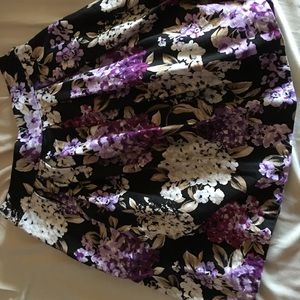 White House black market skirt size 6
